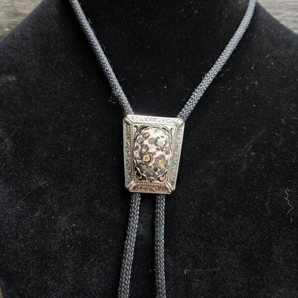 Vintage Western Leopard Skin Jasper Bolo Tie Silver Tone Filigree Black Cord